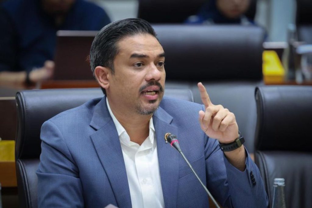 Jurang Pemisah Antara Elite dan Rakyat Makin Lebar 