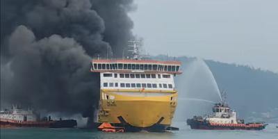 KMP Batumandi Terbakar, 420 Penumpang Berhasil Diselamatkan