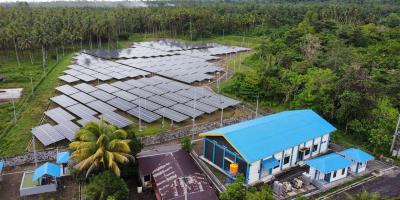Maluku Andalkan PLTS dan Mikrogrid untuk Melistriki Pulau Kecil