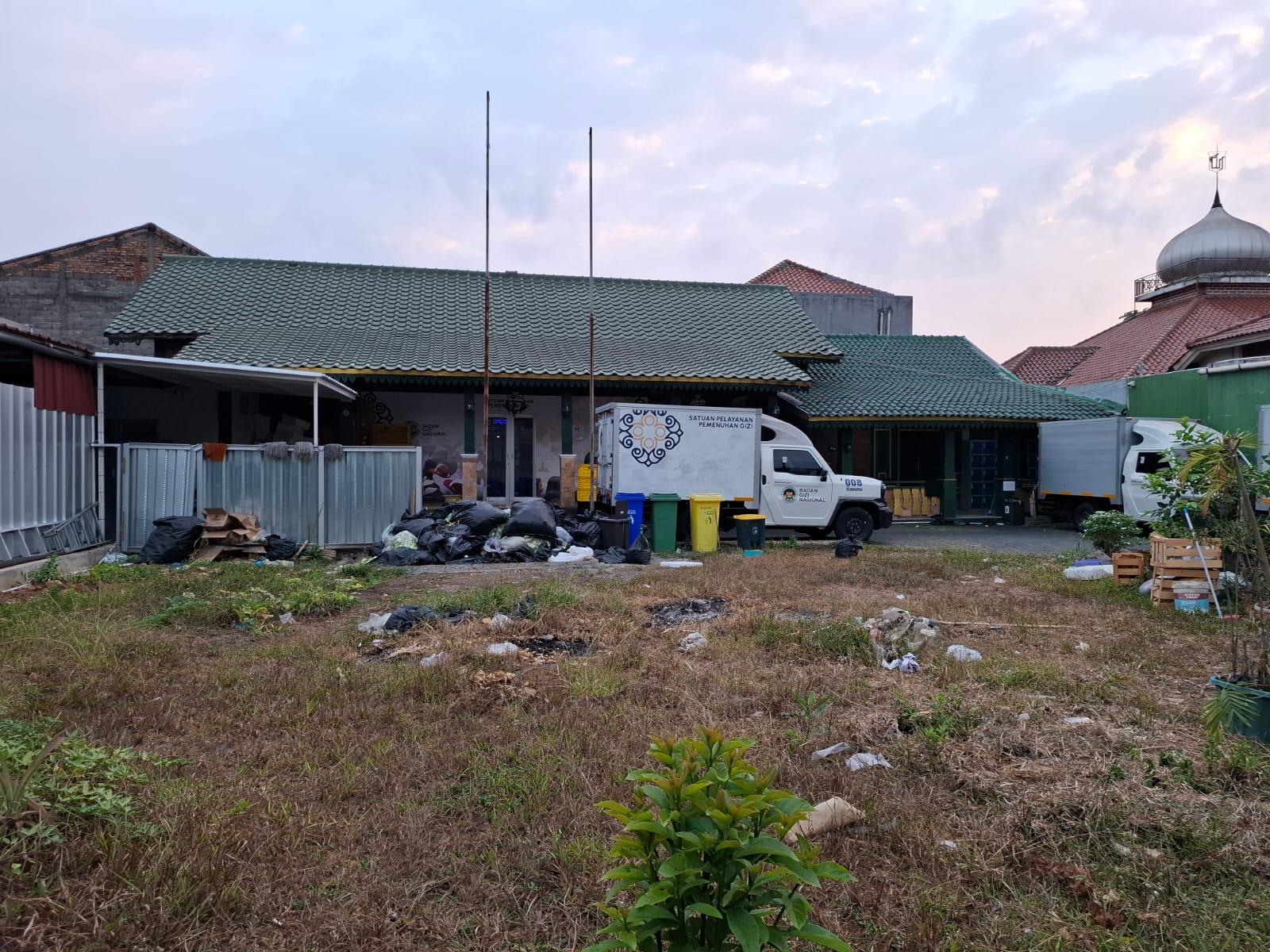HUT RI: Dapur MBG Jagakarsa 008 Tak Pasang Merah Putih