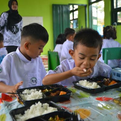 Melupakan Makanan Otak dan Gizi Hati, Hanya Pikirkan Perut