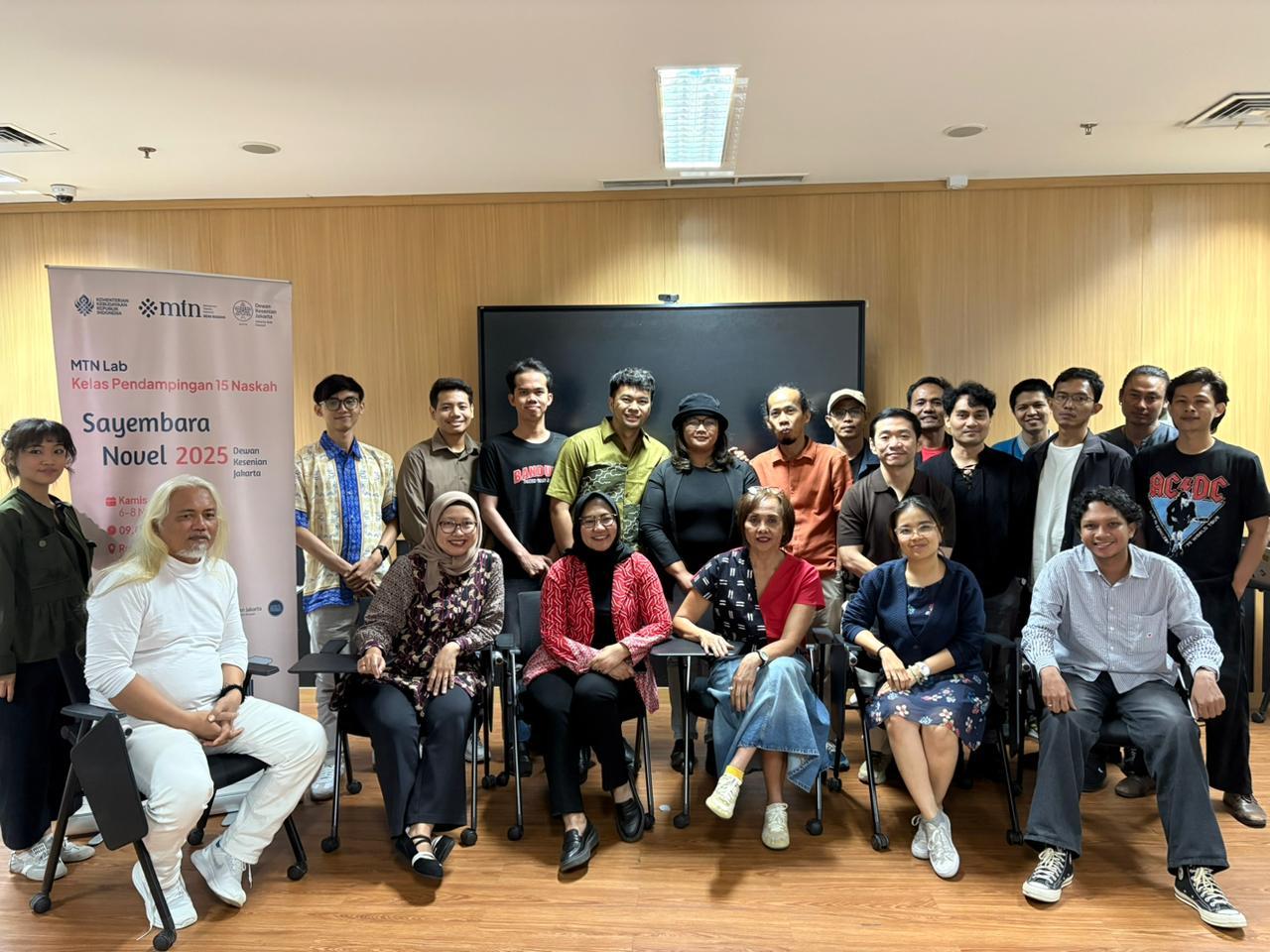 Coaching Clinic MTN Lab DKJ 2025: Ajang Penulis Muda Mengasah Kualitas Karya