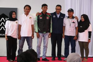 Anies Resmikan Kampung Susun Kunir
